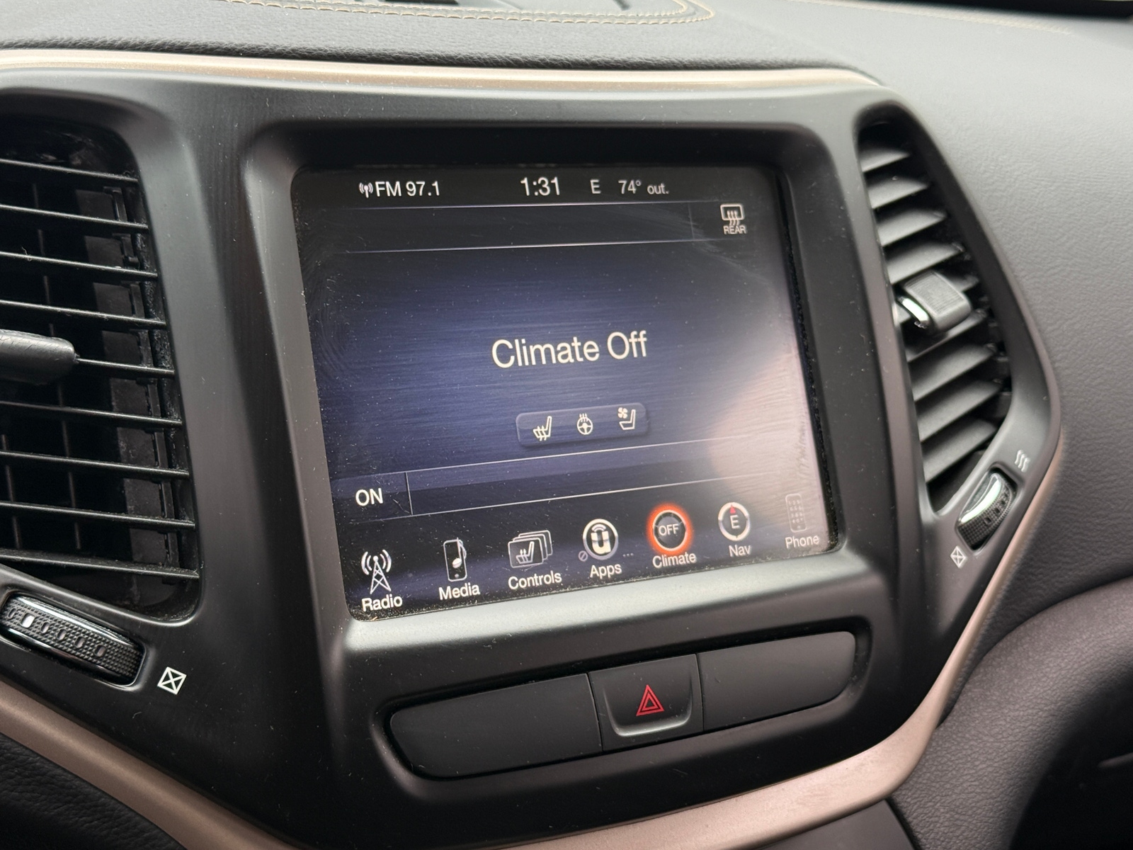 Thumbnail: 2017 Jeep Cherokee - 3