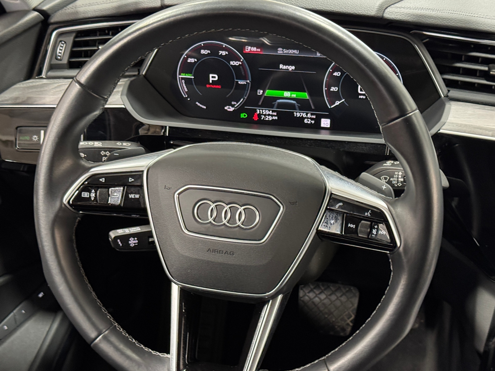 Thumbnail: 2022 Audi e-tron S - 4