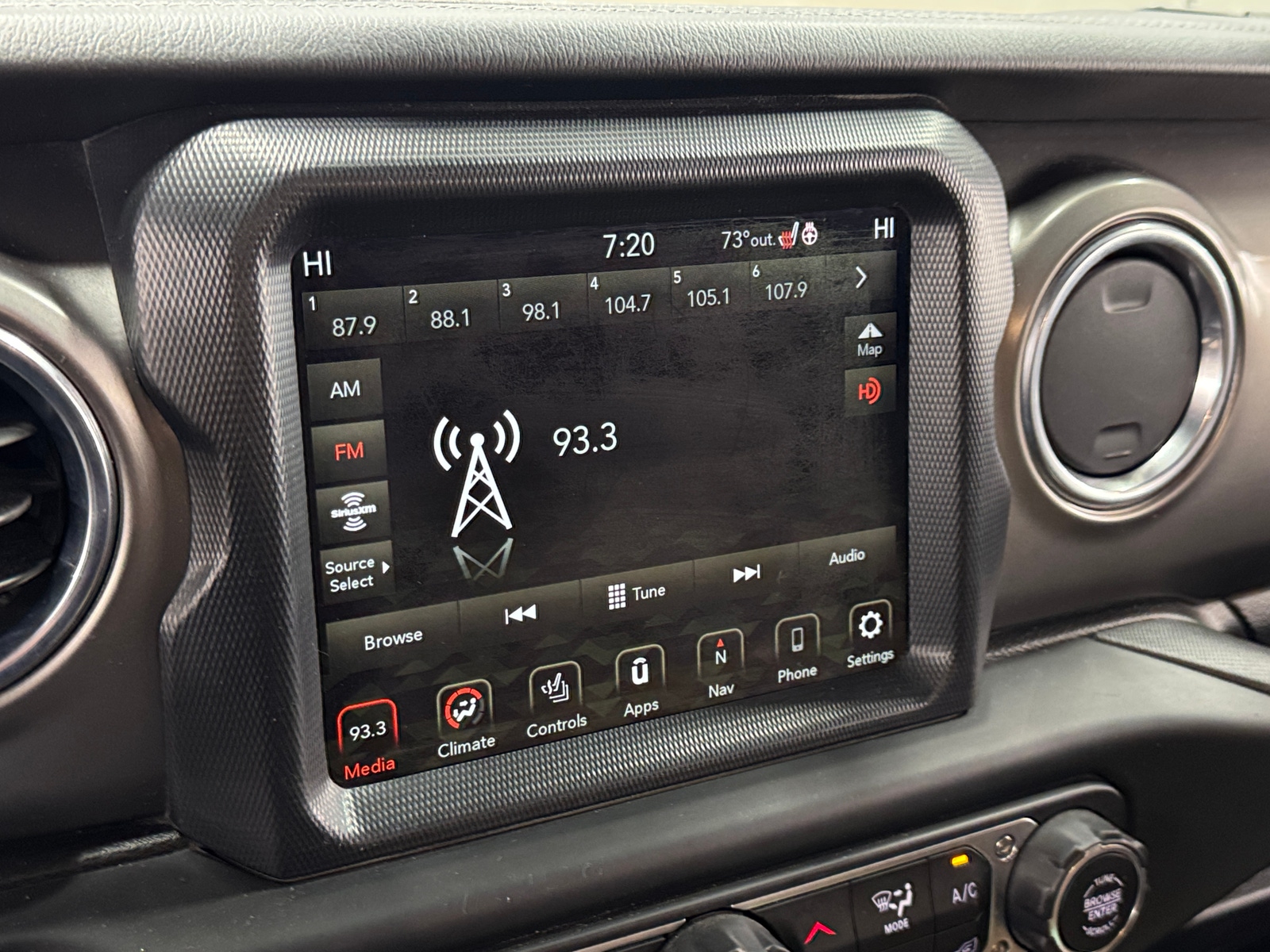 Thumbnail: 2020 Jeep Gladiator - 3