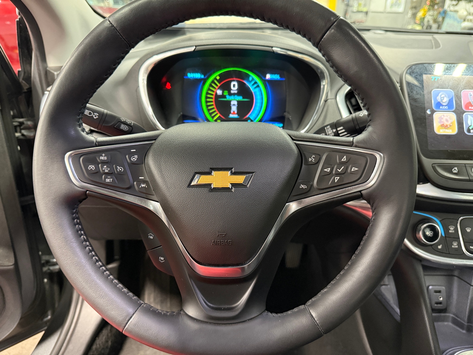 Thumbnail: 2018 Chevrolet Volt - 4