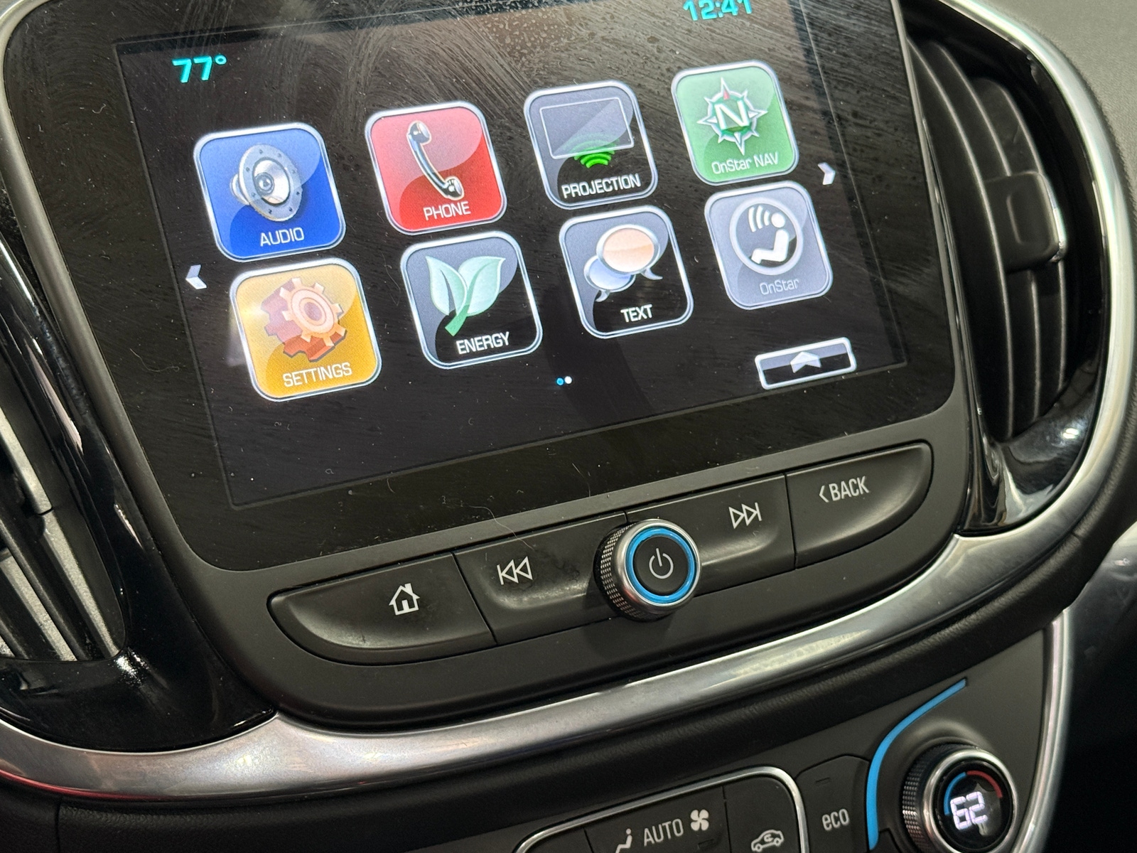 Thumbnail: 2018 Chevrolet Volt - 3