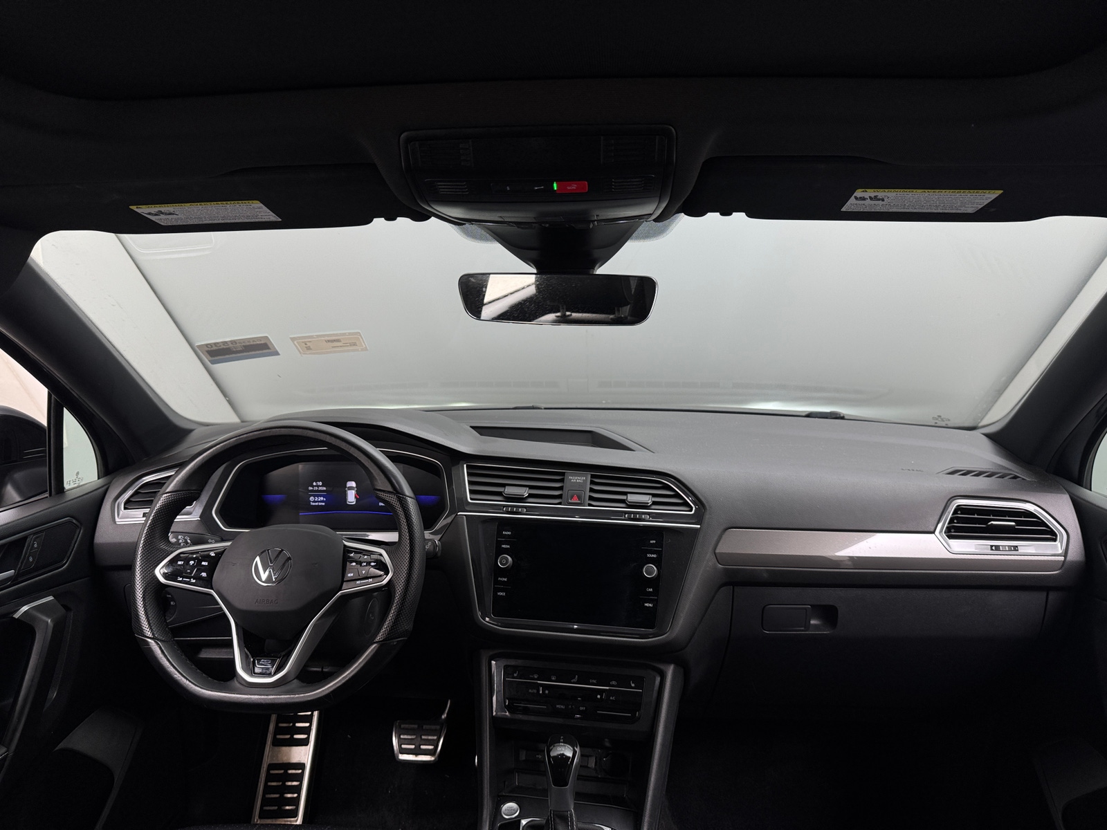Thumbnail: 2023 Volkswagen Tiguan - 2