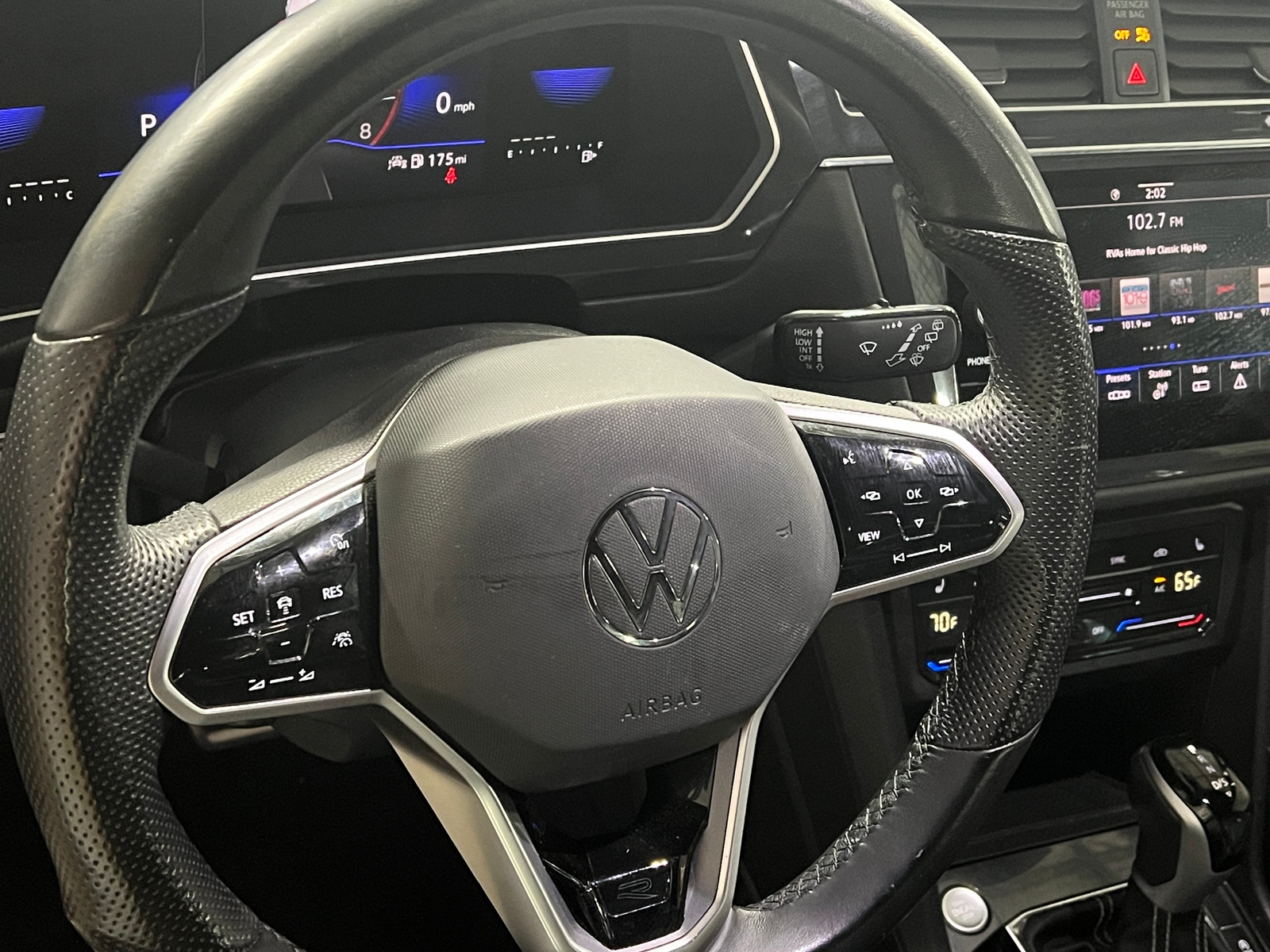 Thumbnail: 2023 Volkswagen Tiguan - 4