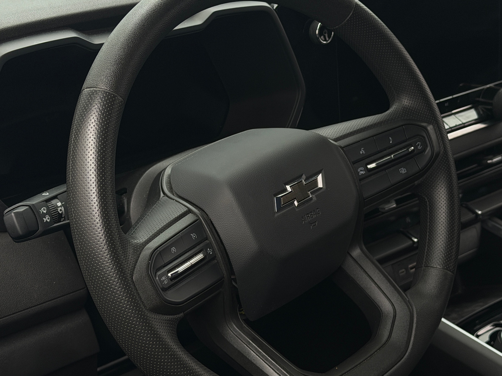 Thumbnail: 2023 Chevrolet Colorado - 5