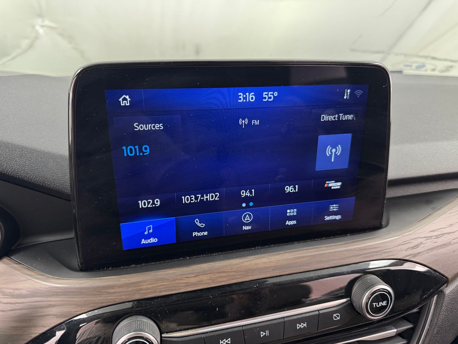 Thumbnail: 2020 Ford Escape - 3