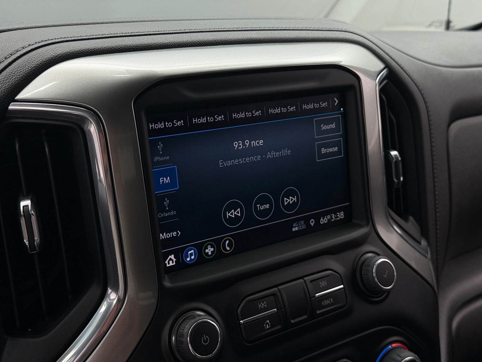 Thumbnail: 2021 Chevrolet Silverado 1500 - 4