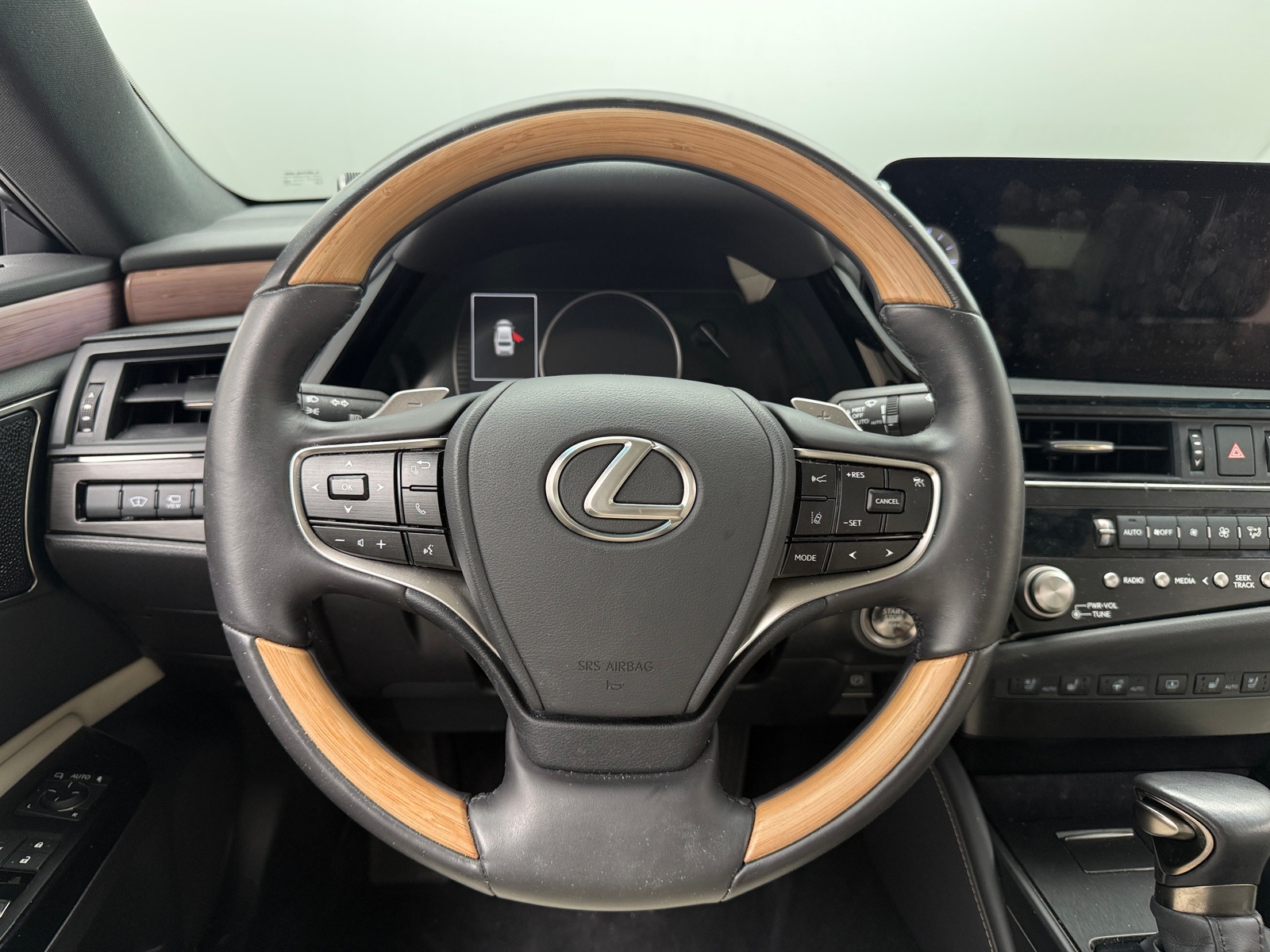 Thumbnail: 2025 Lexus ES - 5