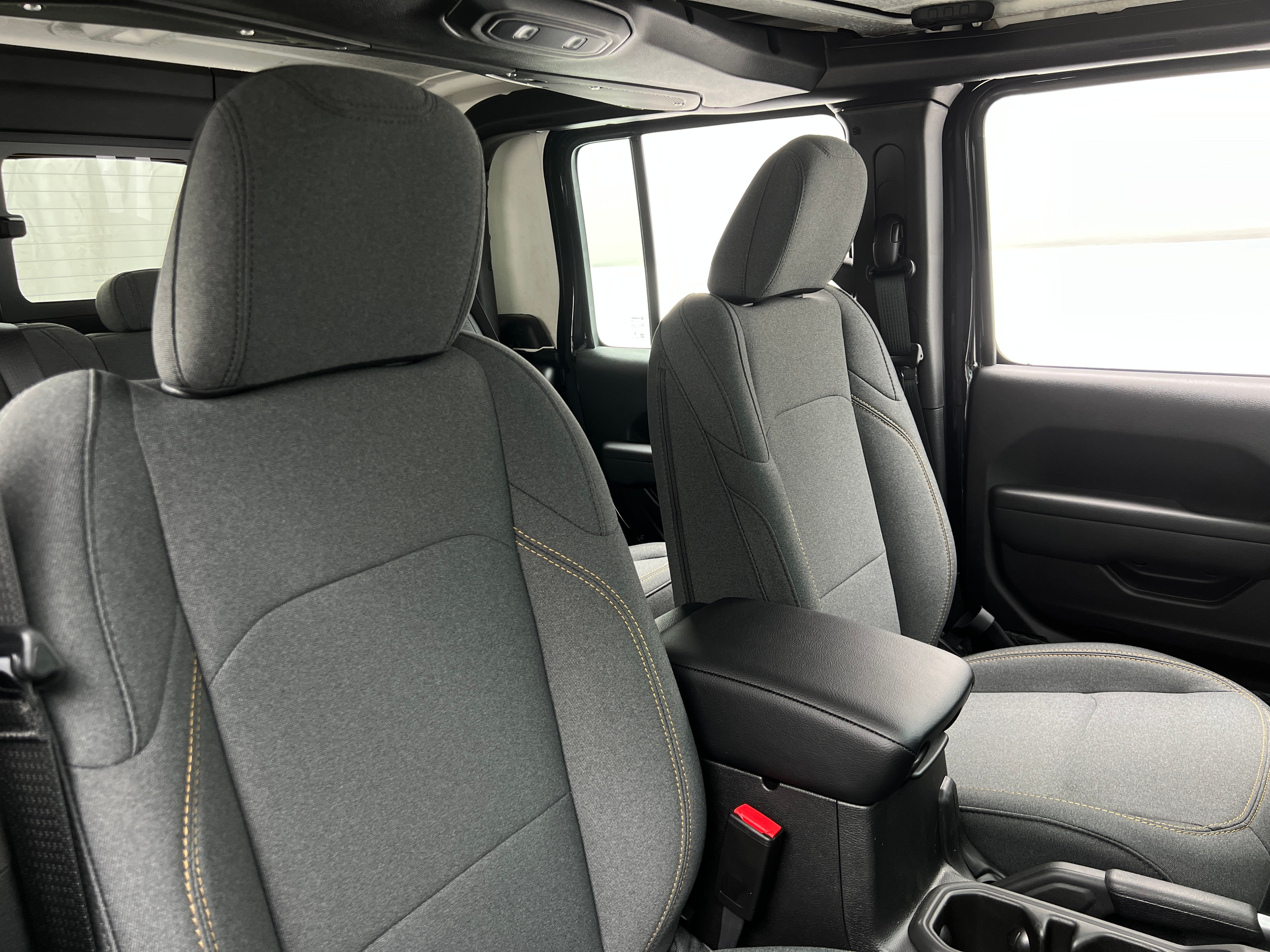 2026 Jeep Gladiator Sport S Auto's photo