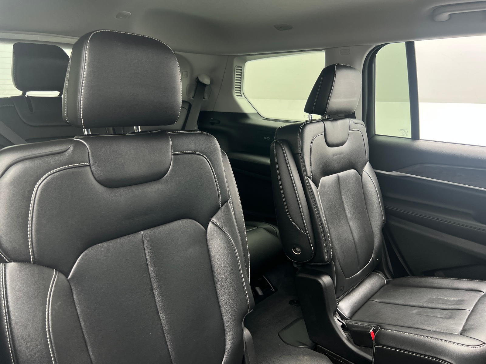 Thumbnail: 2023 Jeep Grand Cherokee L - 5