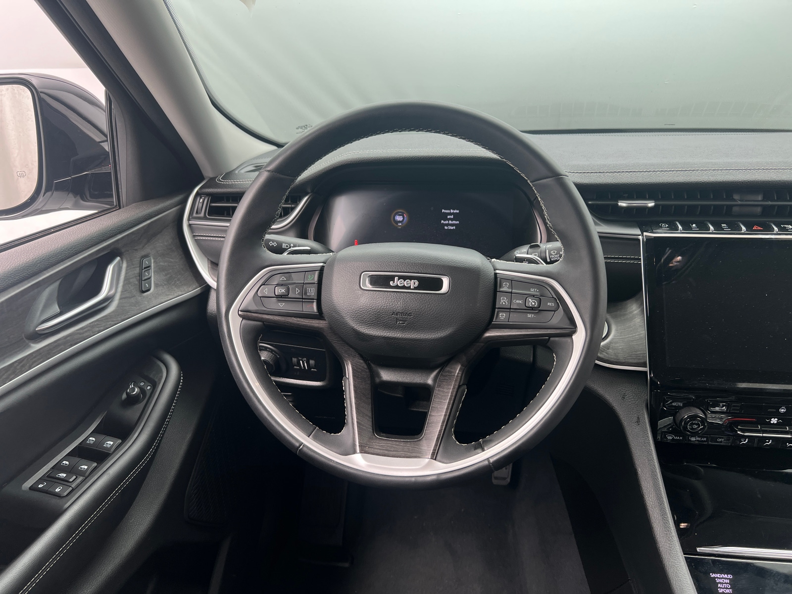 Thumbnail: 2023 Jeep Grand Cherokee L - 4