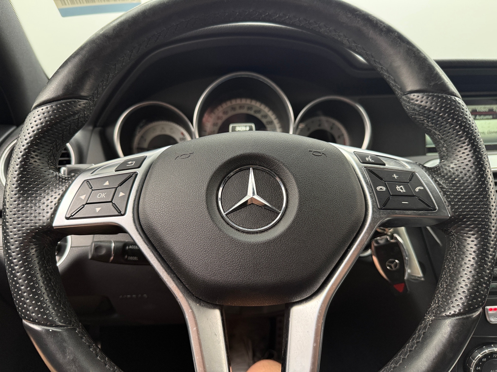 Thumbnail: 2015 Mercedes-Benz C-Class - 3