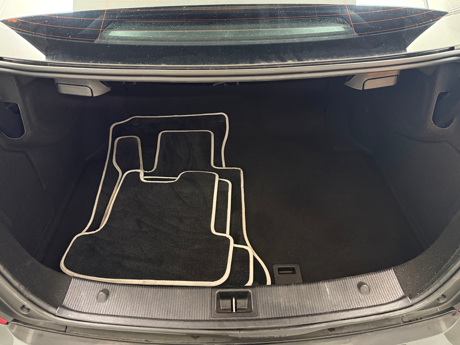 Thumbnail: 2015 Mercedes-Benz C-Class - 4