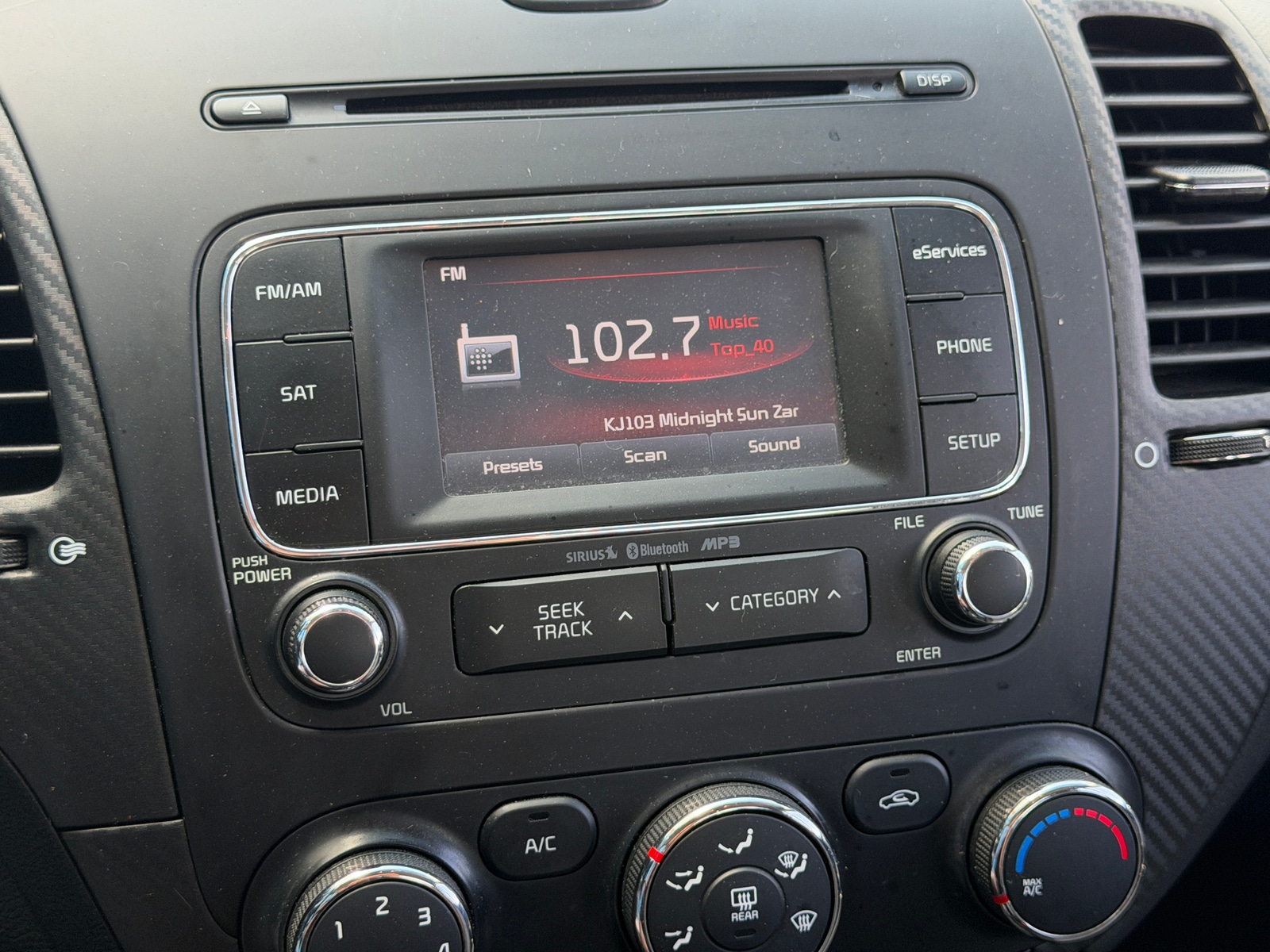 Thumbnail: 2015 Kia Forte - 4