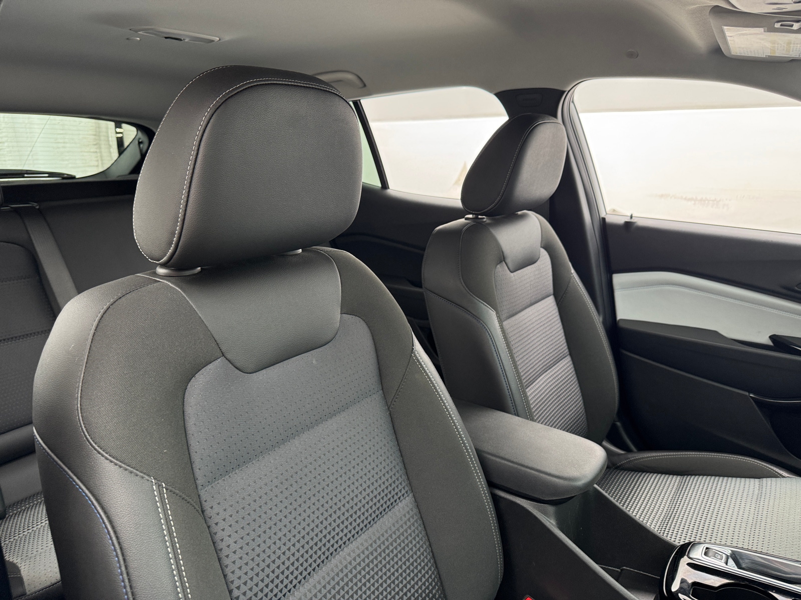 Thumbnail: 2025 Chevrolet Trax - 2