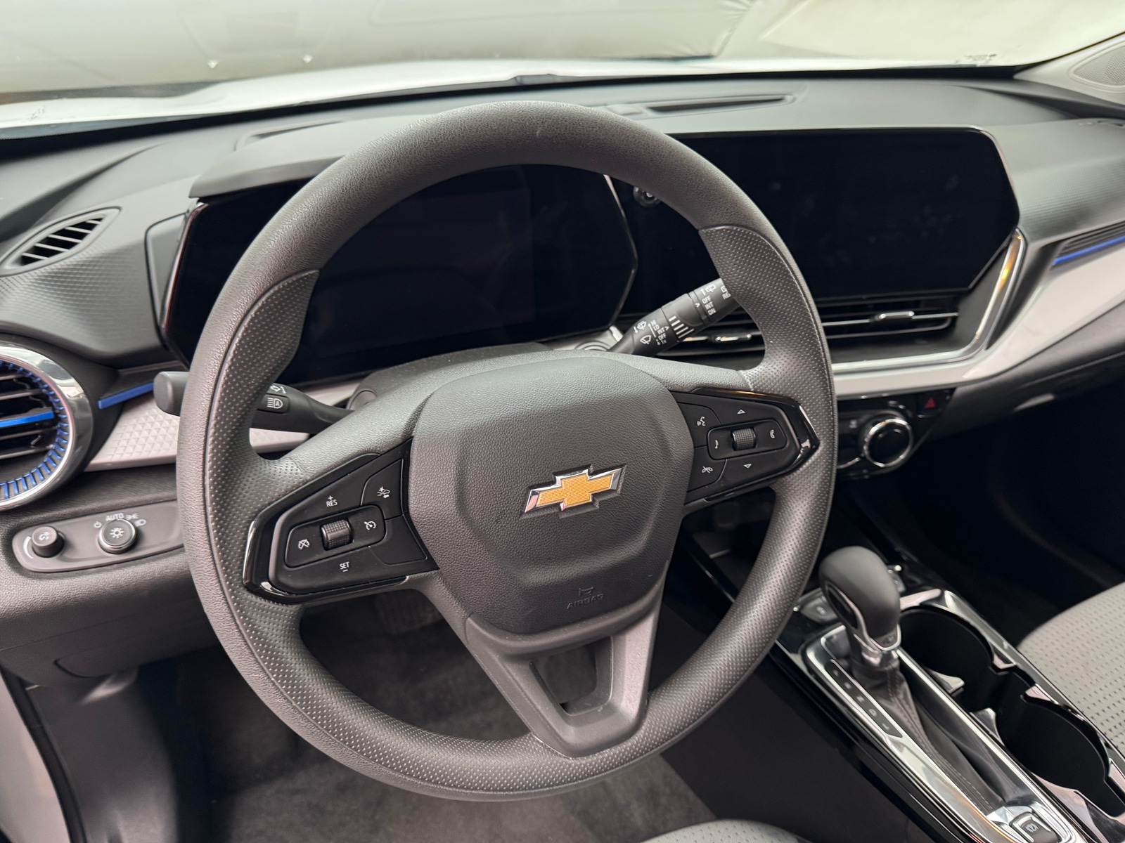 Thumbnail: 2025 Chevrolet Trax - 5