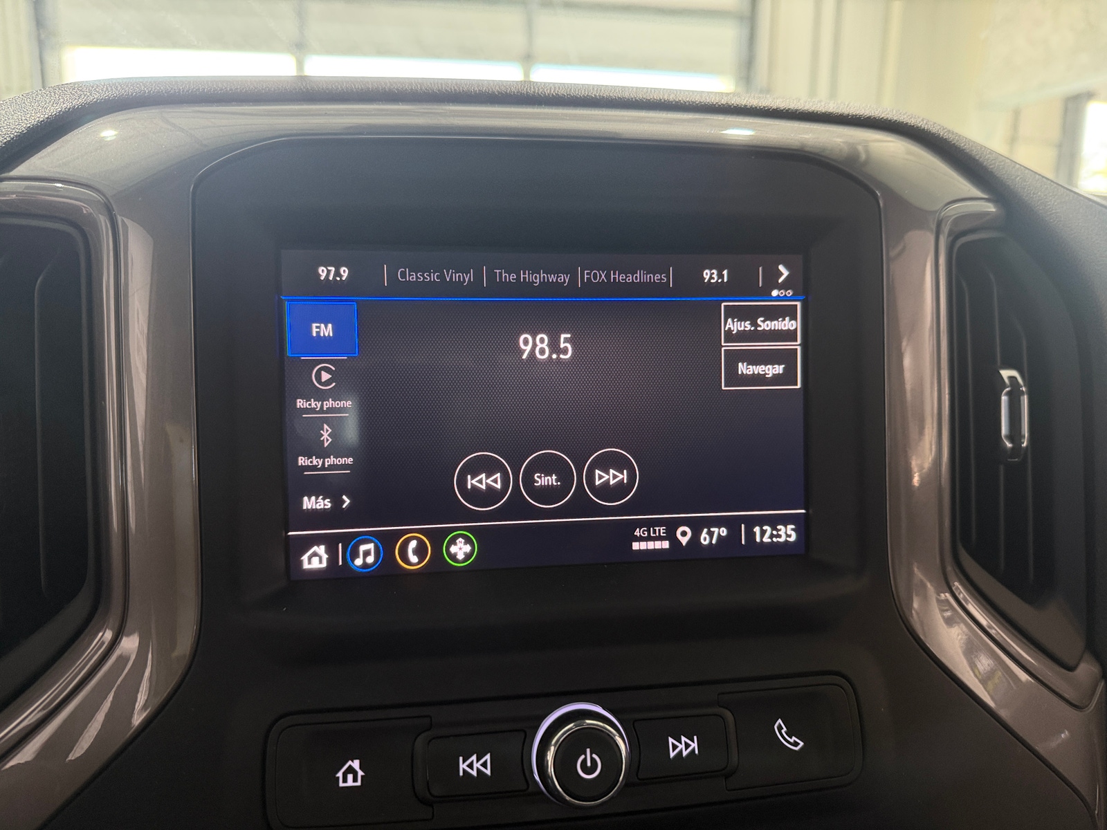 Thumbnail: 2022 Chevrolet Silverado 1500 - 4