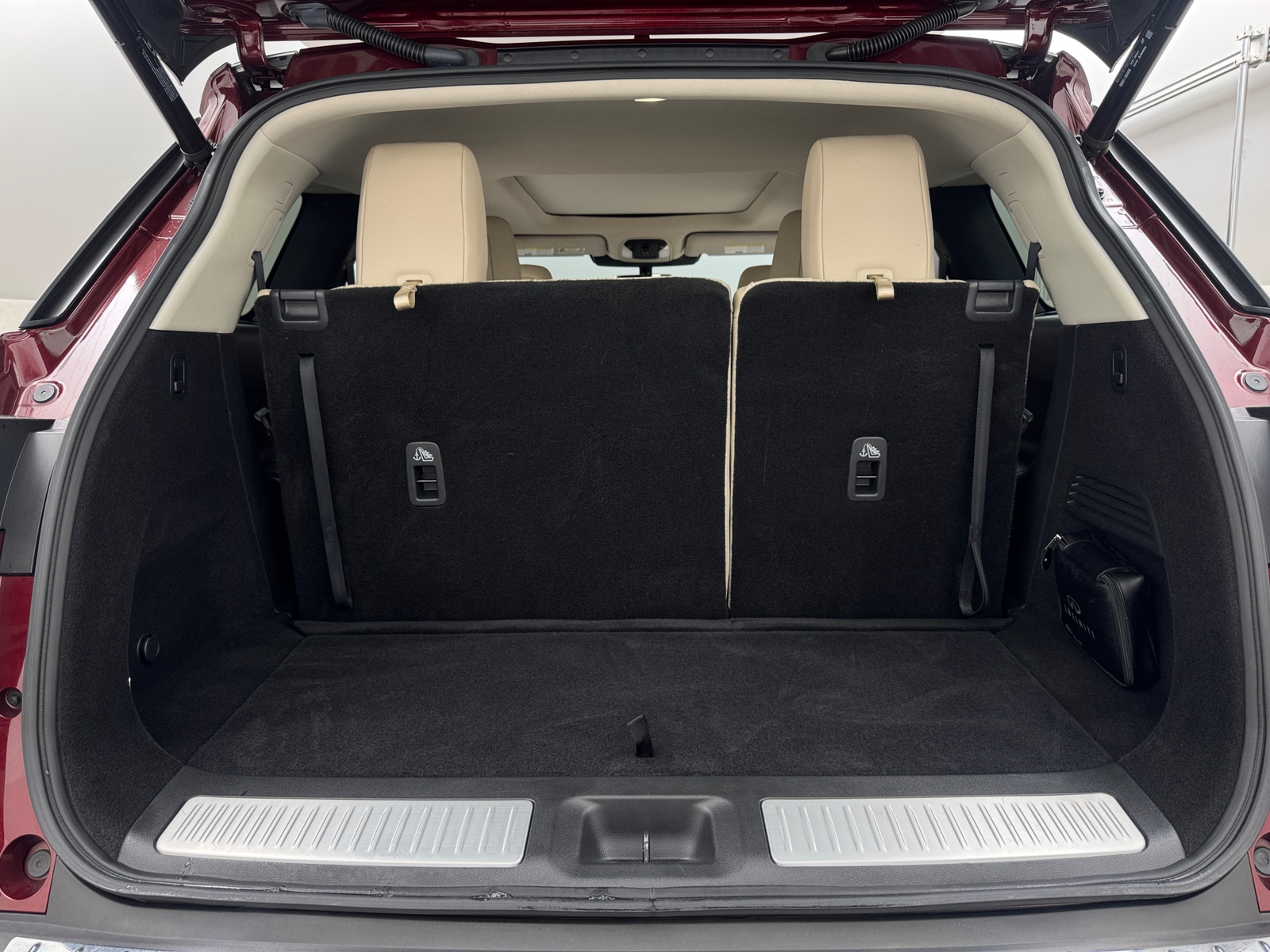 Thumbnail: 2023 INFINITI QX60 - 6