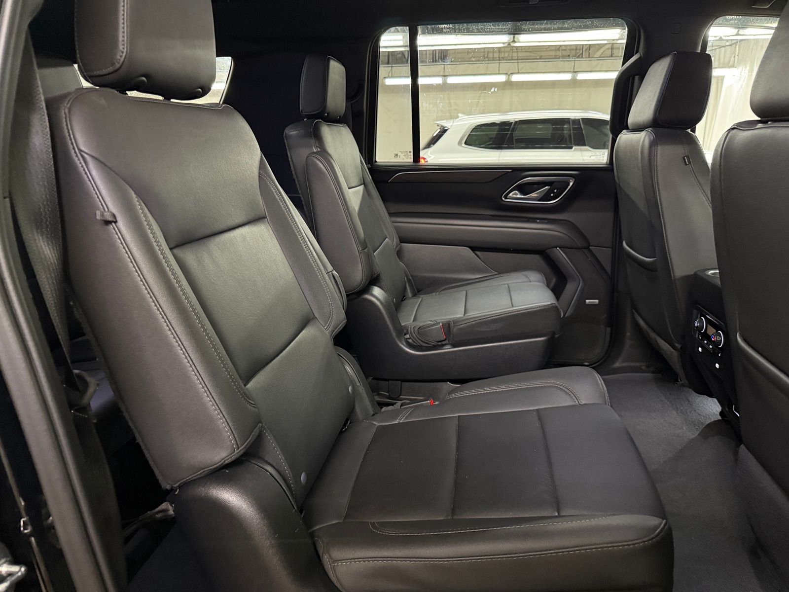 Thumbnail: 2023 Chevrolet Suburban - 5