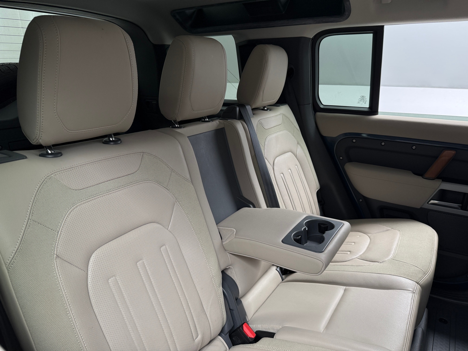 Thumbnail: 2020 Land Rover Defender - 5