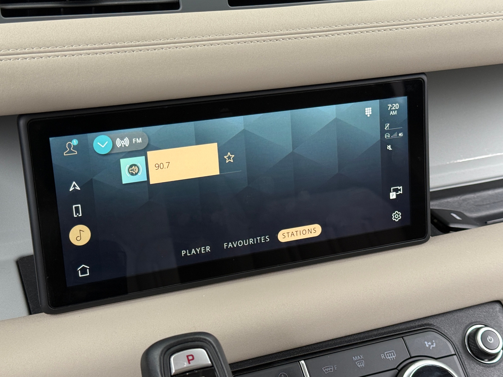 Thumbnail: 2020 Land Rover Defender - 3