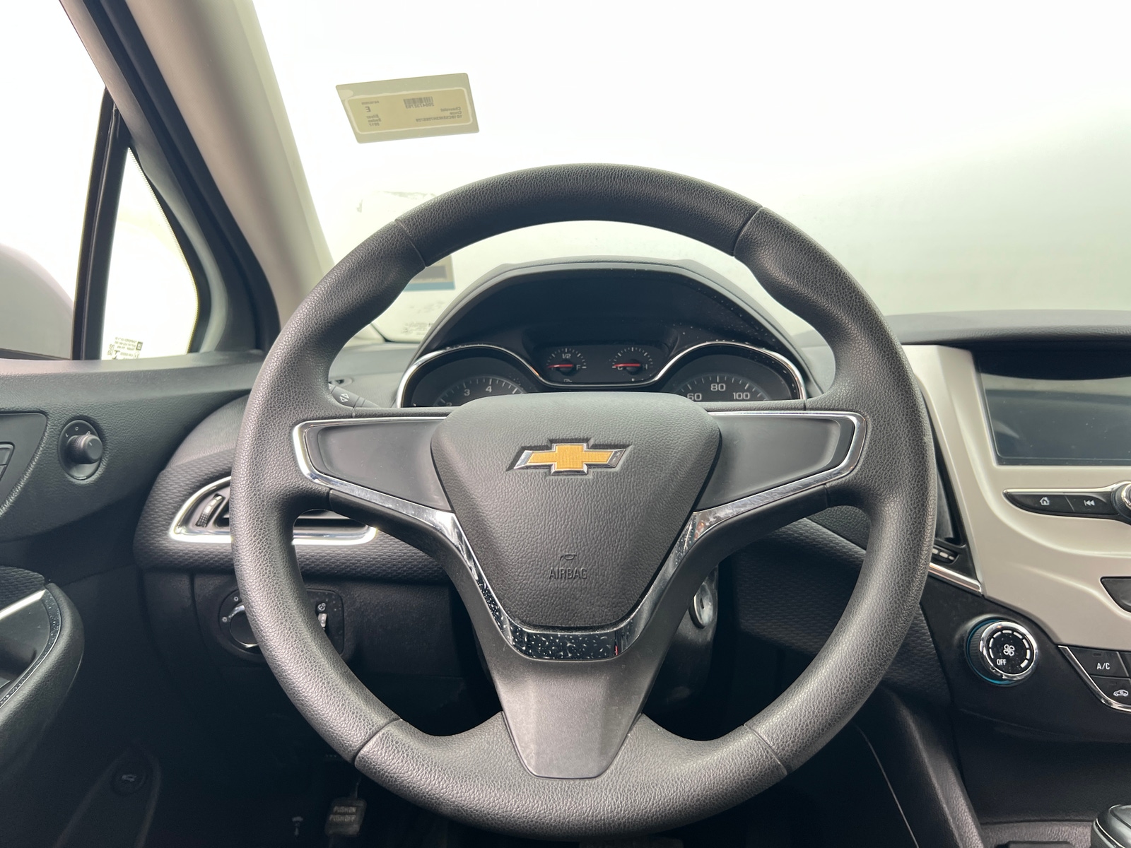 Thumbnail: 2017 Chevrolet Cruze - 5