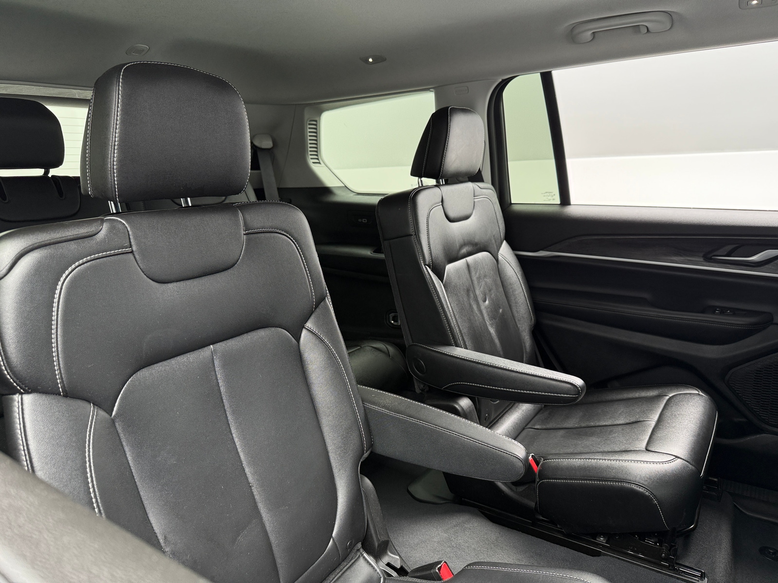 Thumbnail: 2023 Jeep Grand Cherokee L - 5