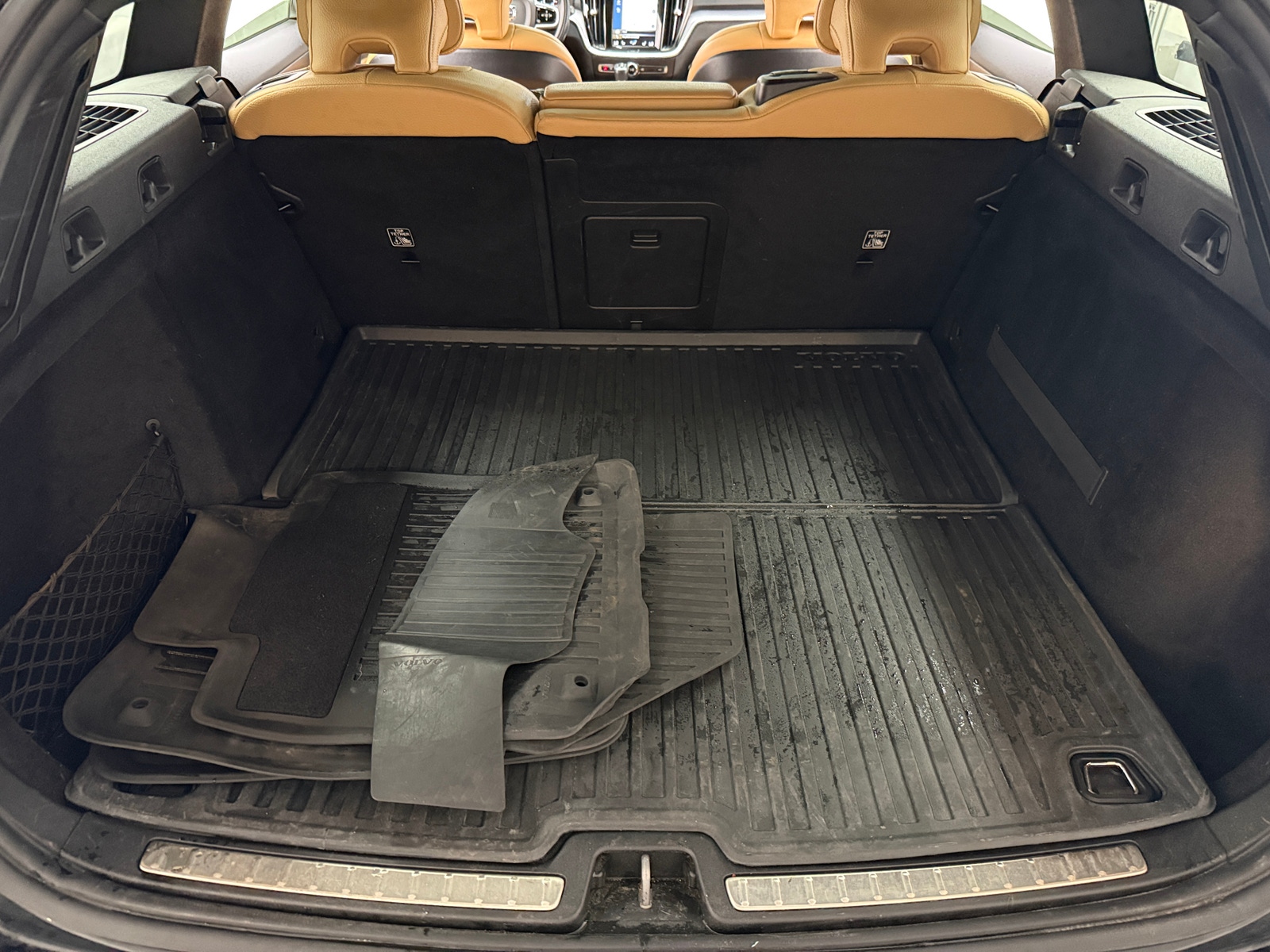 Thumbnail: 2020 Volvo V60 - 6