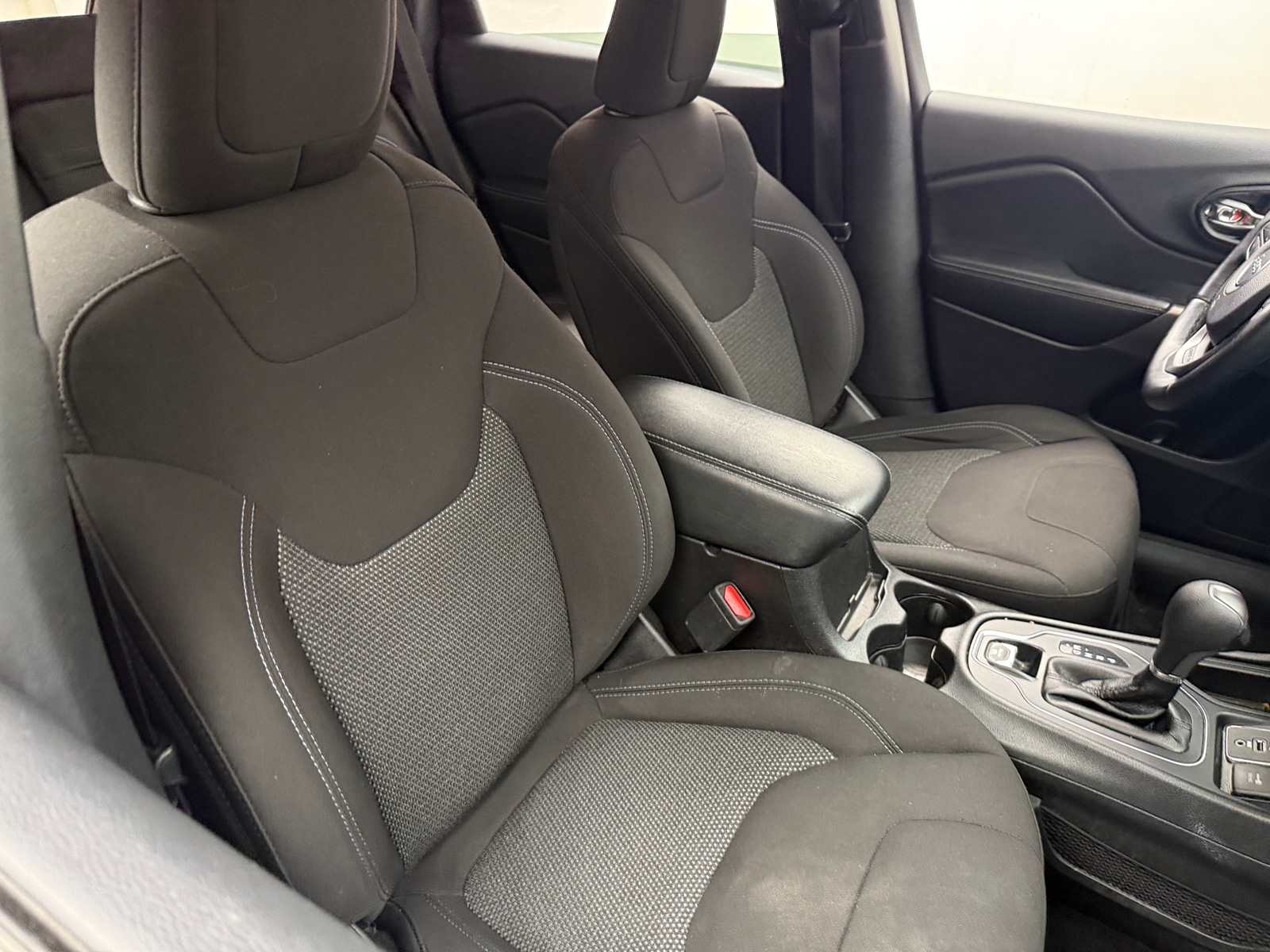 Thumbnail: 2019 Jeep Cherokee - 2