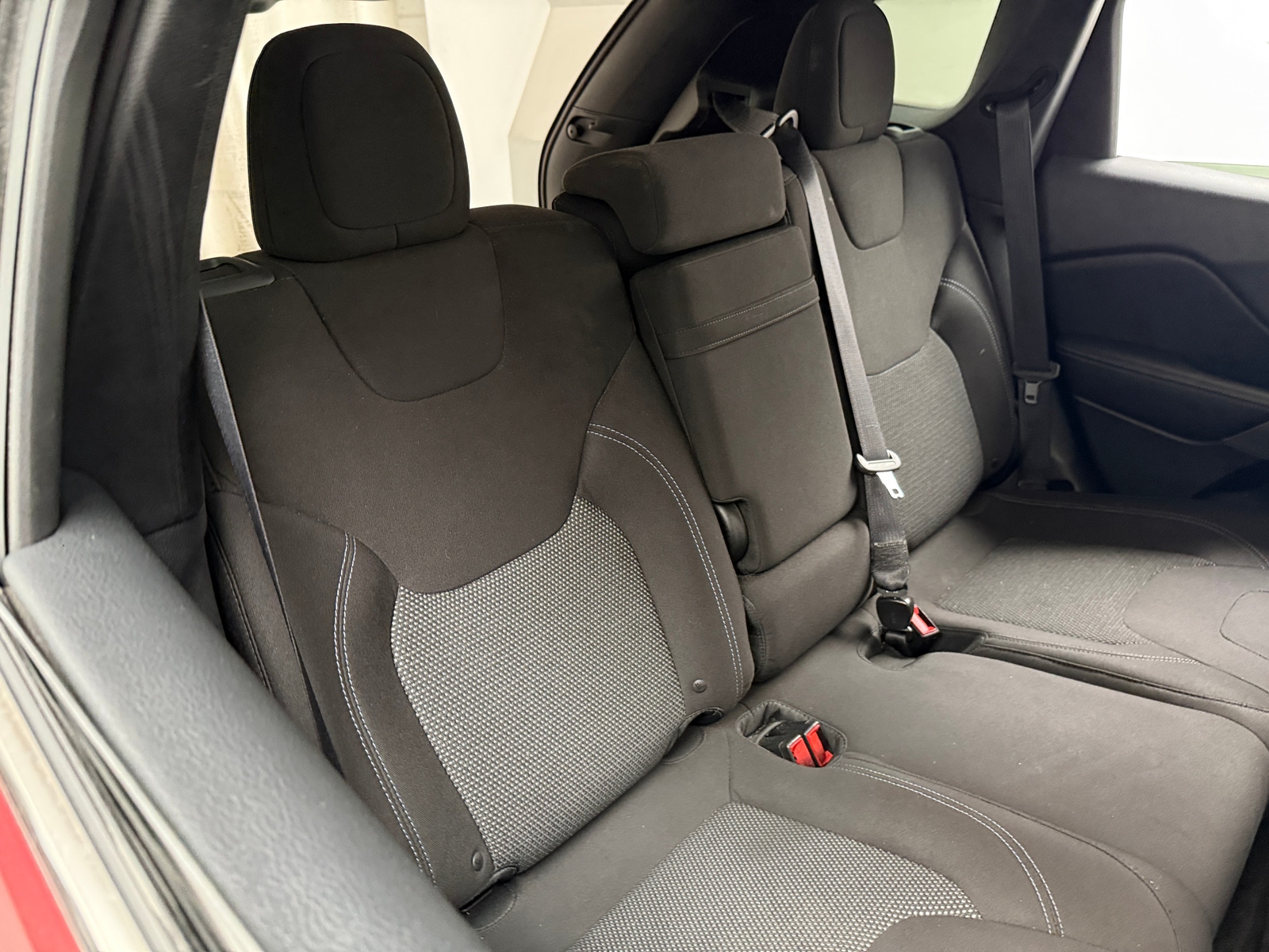 Thumbnail: 2019 Jeep Cherokee - 6