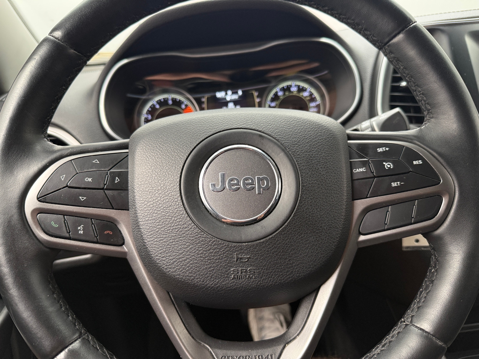 Thumbnail: 2019 Jeep Cherokee - 5