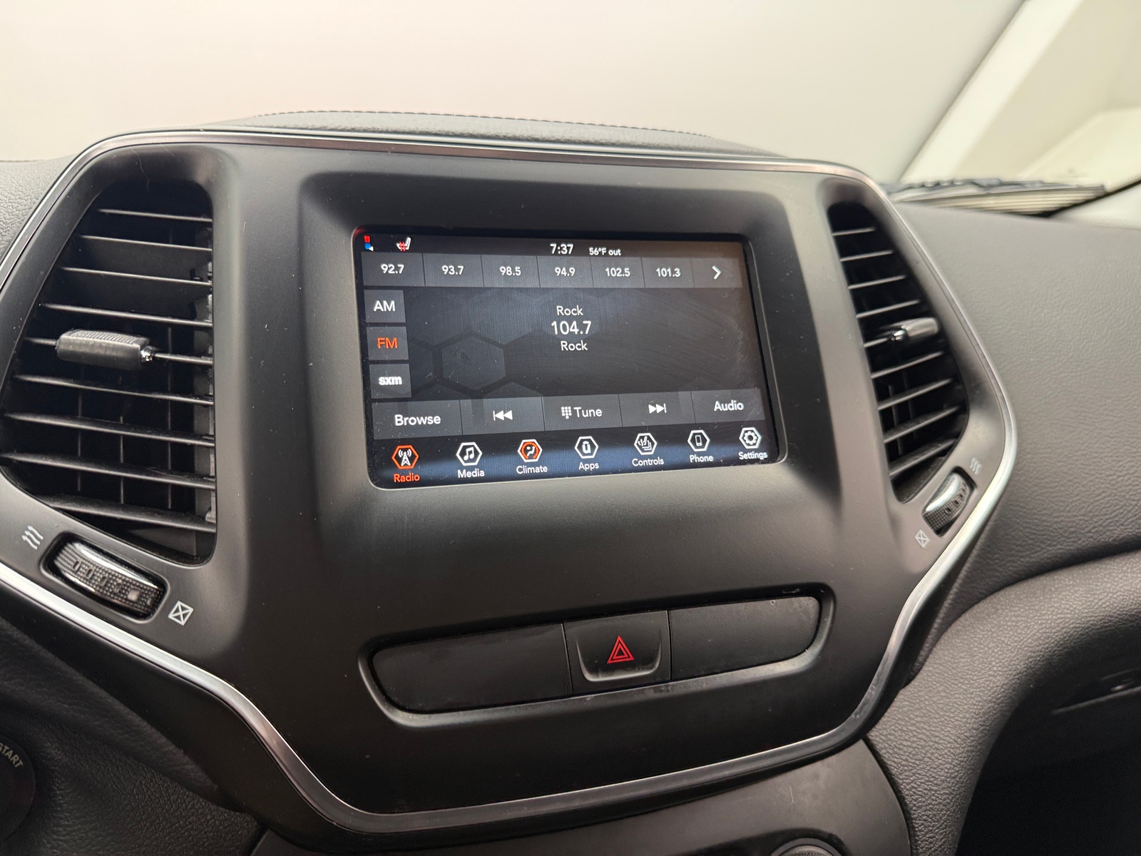Thumbnail: 2019 Jeep Cherokee - 4