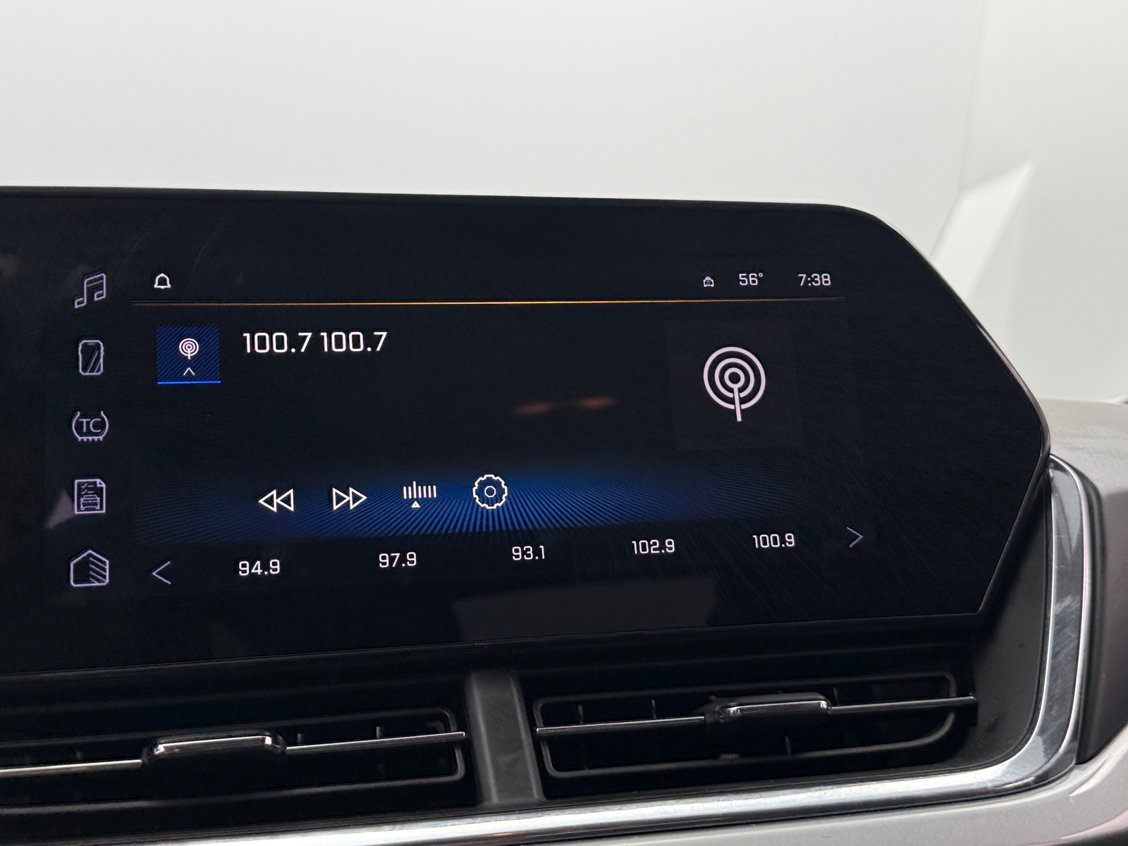 Thumbnail: 2025 Chevrolet Trax - 4