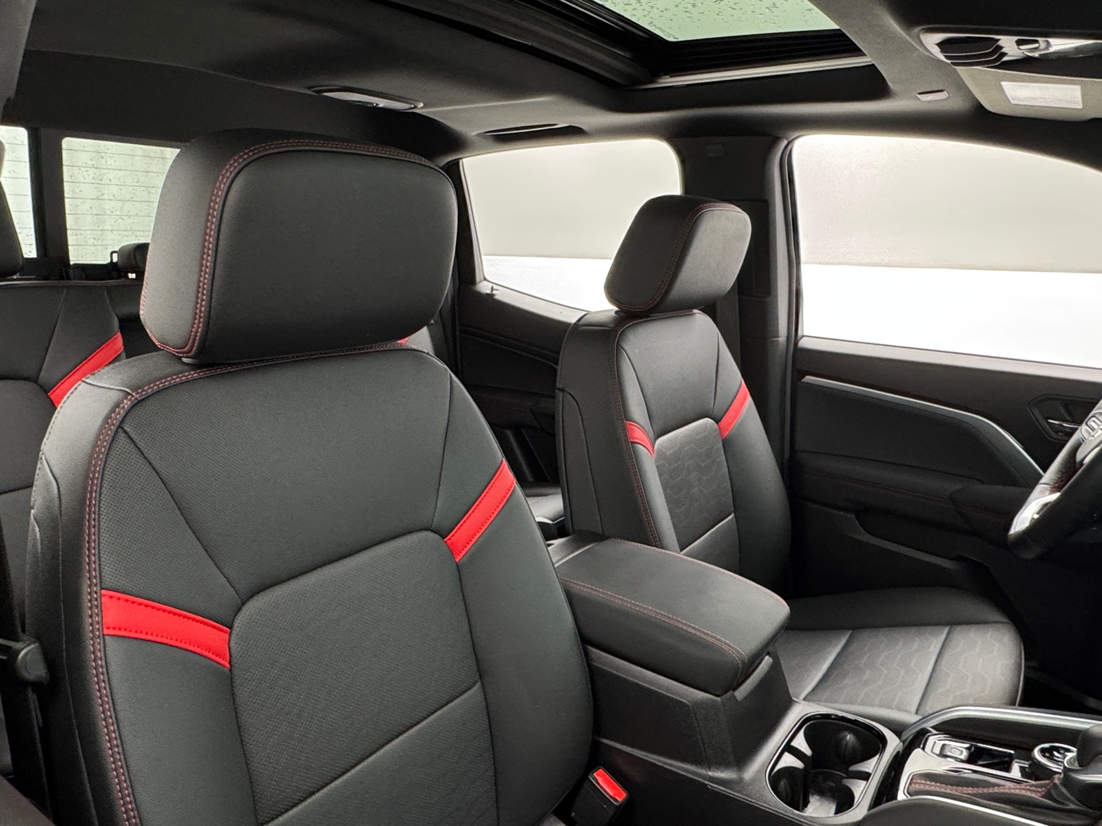 Thumbnail: 2025 Chevrolet Colorado - 2