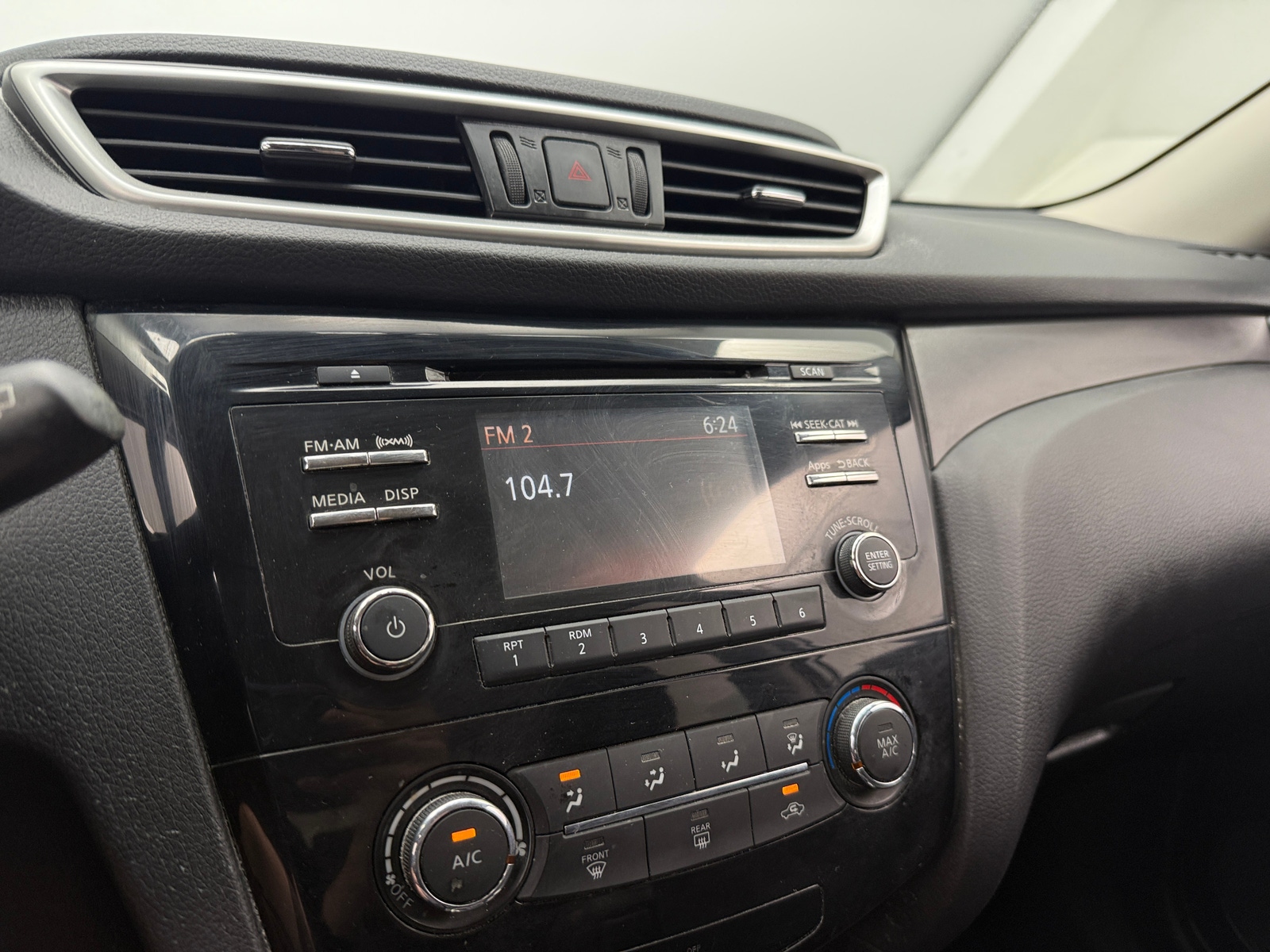 Thumbnail: 2015 Nissan Rogue - 4