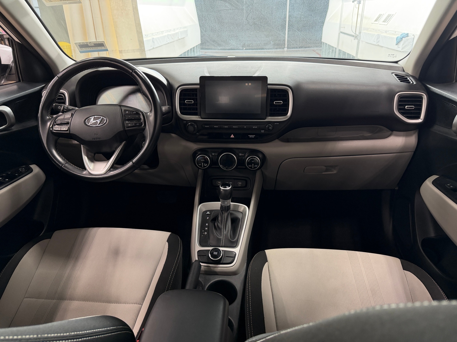 Thumbnail: 2023 Hyundai Venue - 3