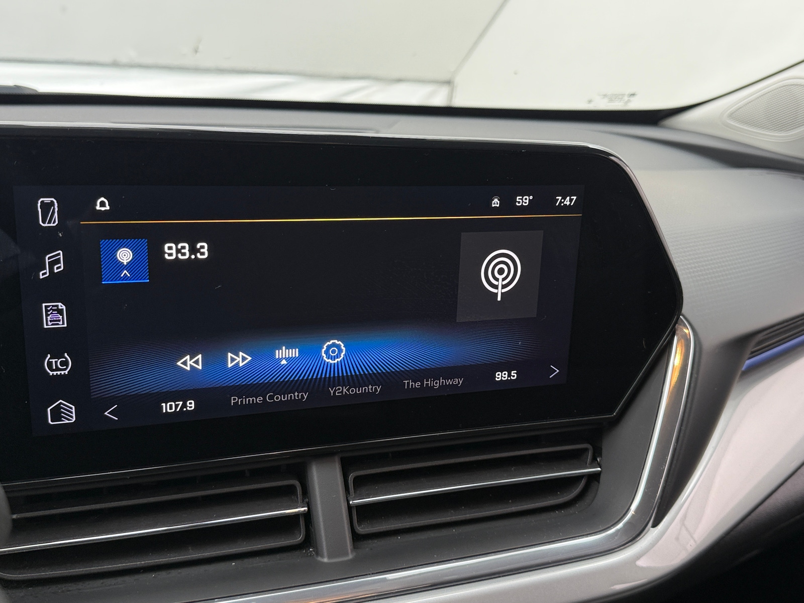 Thumbnail: 2025 Chevrolet Trax - 4