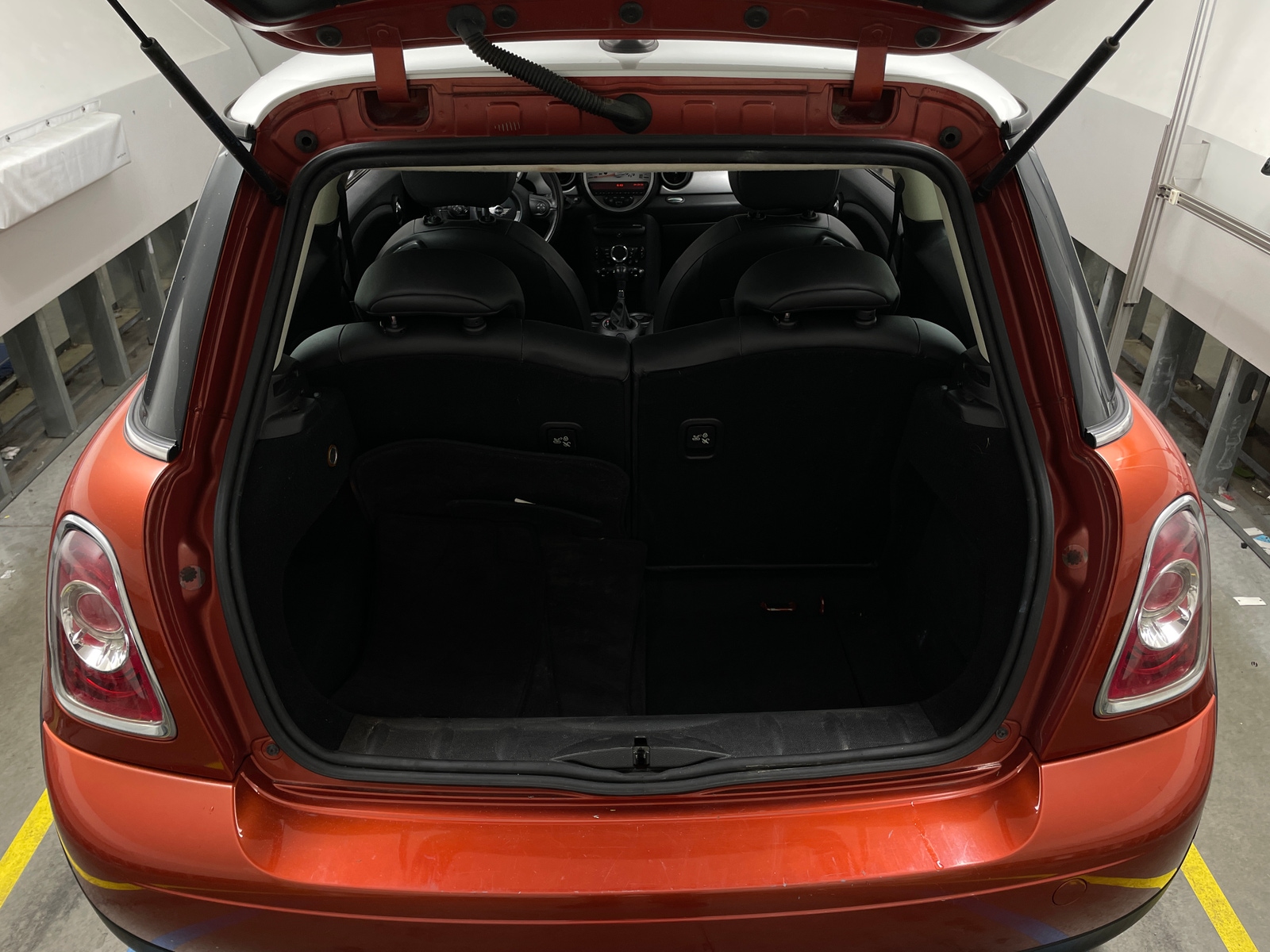 Thumbnail: 2013 MINI Cooper Hardtop - 6