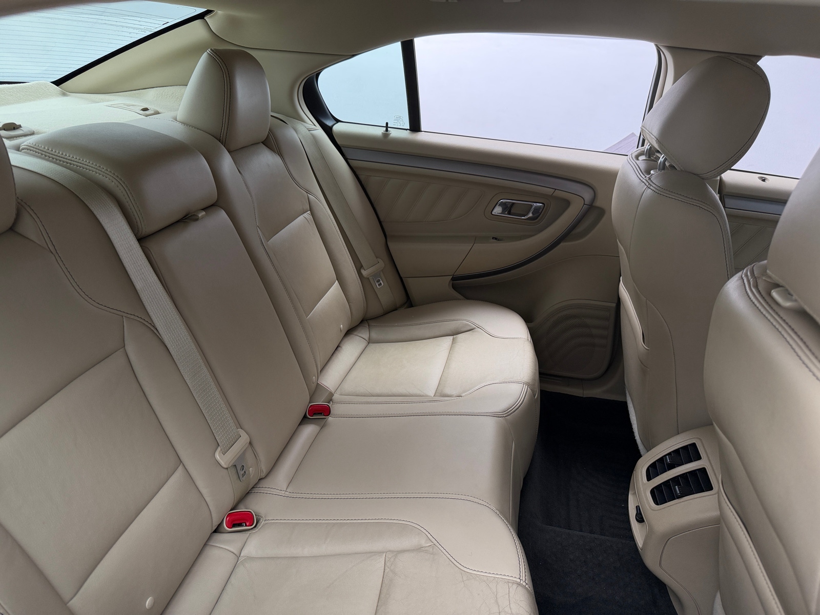Thumbnail: 2015 Ford Taurus - 5