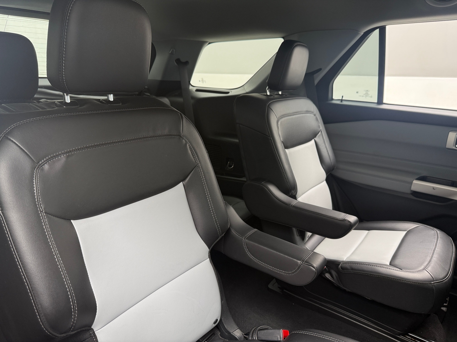 Thumbnail: 2023 Ford Explorer - 5