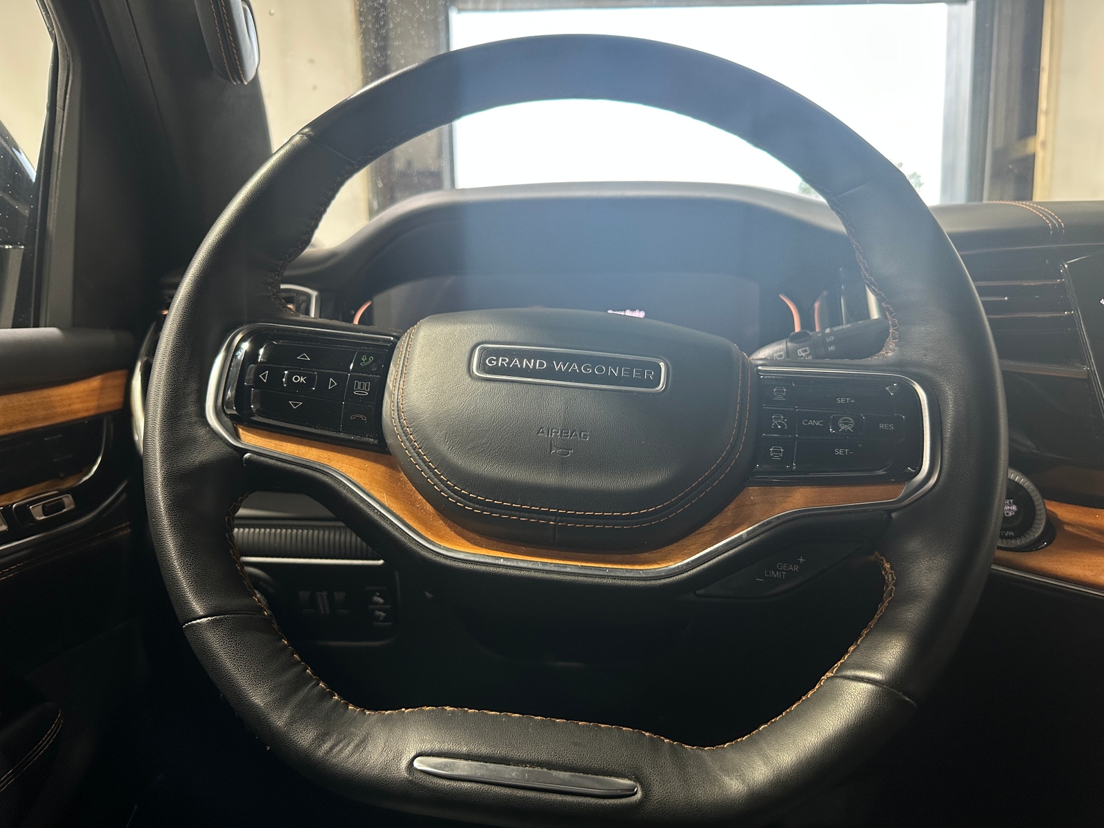 Thumbnail: 2024 Jeep Grand Wagoneer L - 4