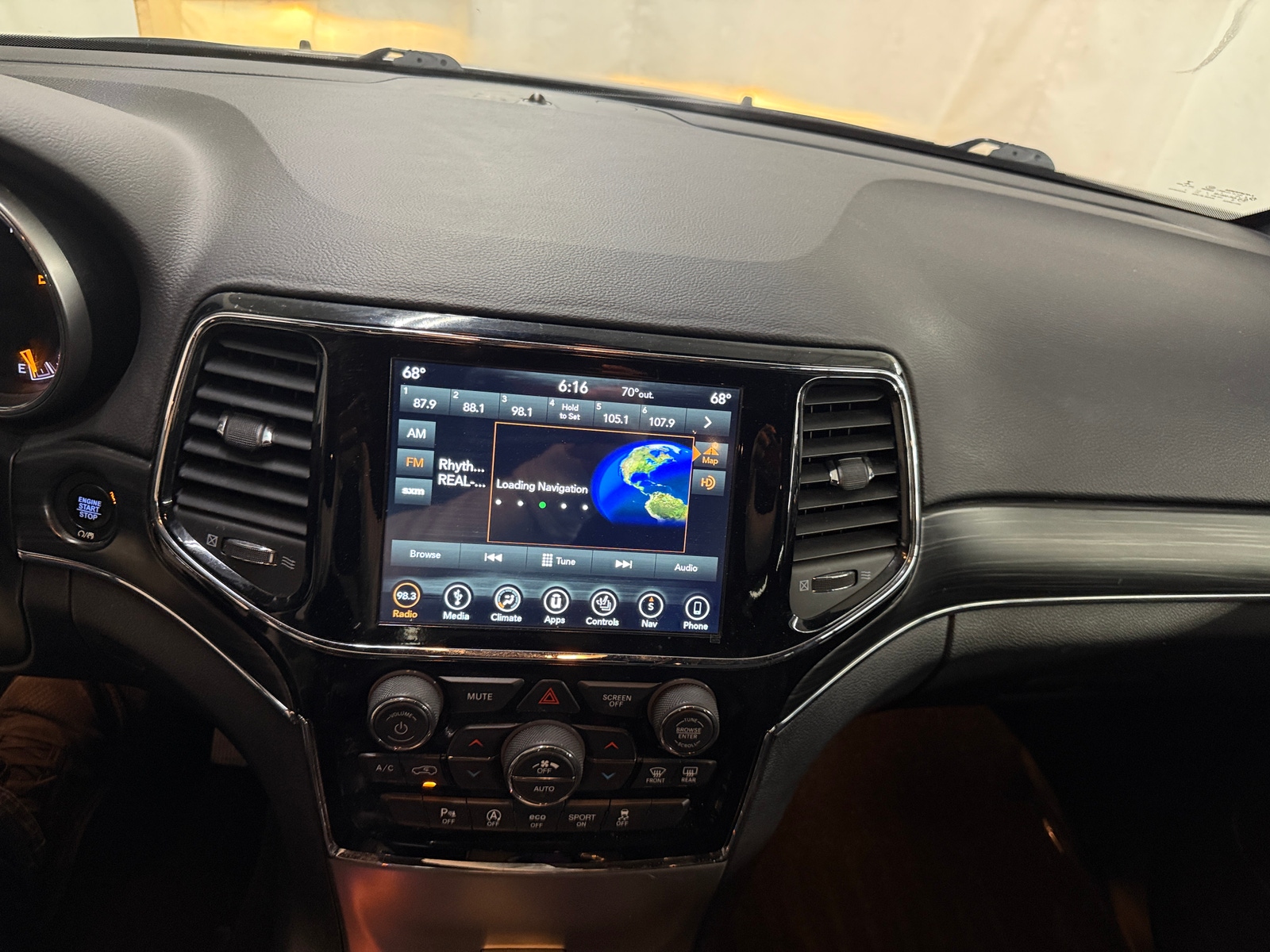 Thumbnail: 2019 Jeep Grand Cherokee - 3