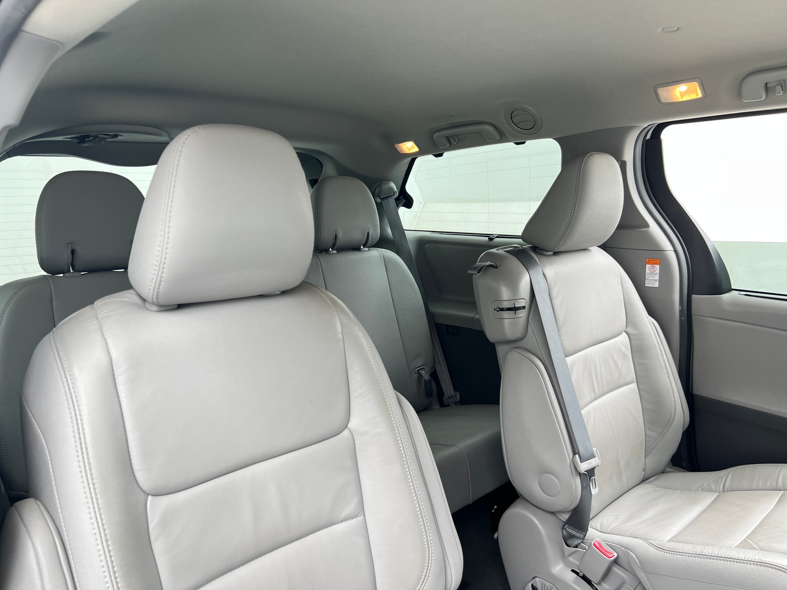 Thumbnail: 2016 Toyota Sienna - 5