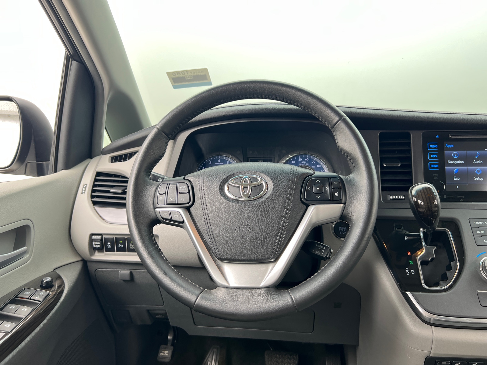 Thumbnail: 2016 Toyota Sienna - 4