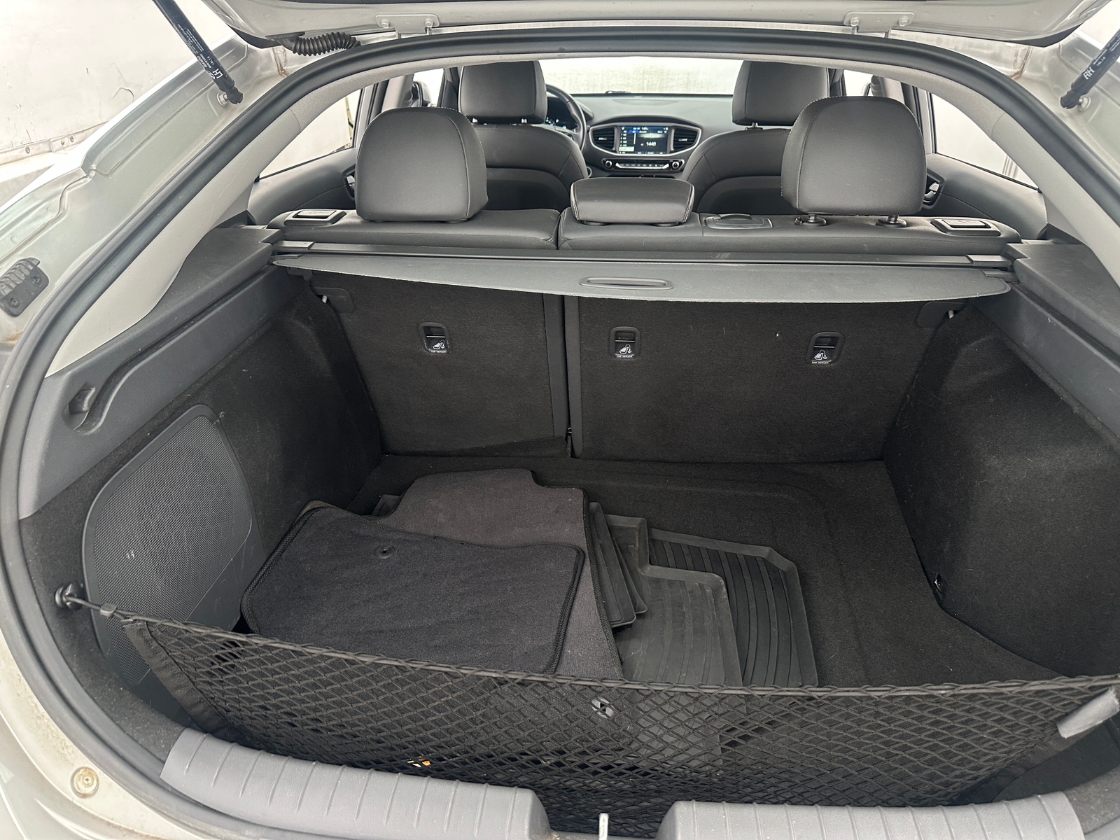 Thumbnail: 2017 Hyundai Ioniq - 6