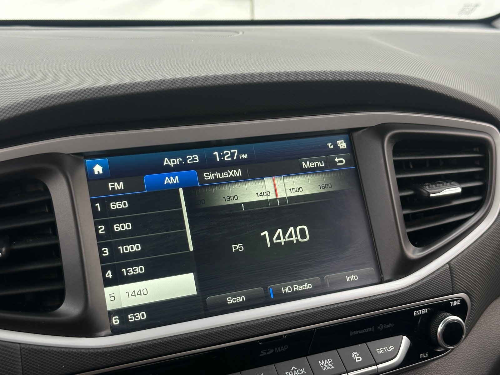 Thumbnail: 2017 Hyundai Ioniq - 3