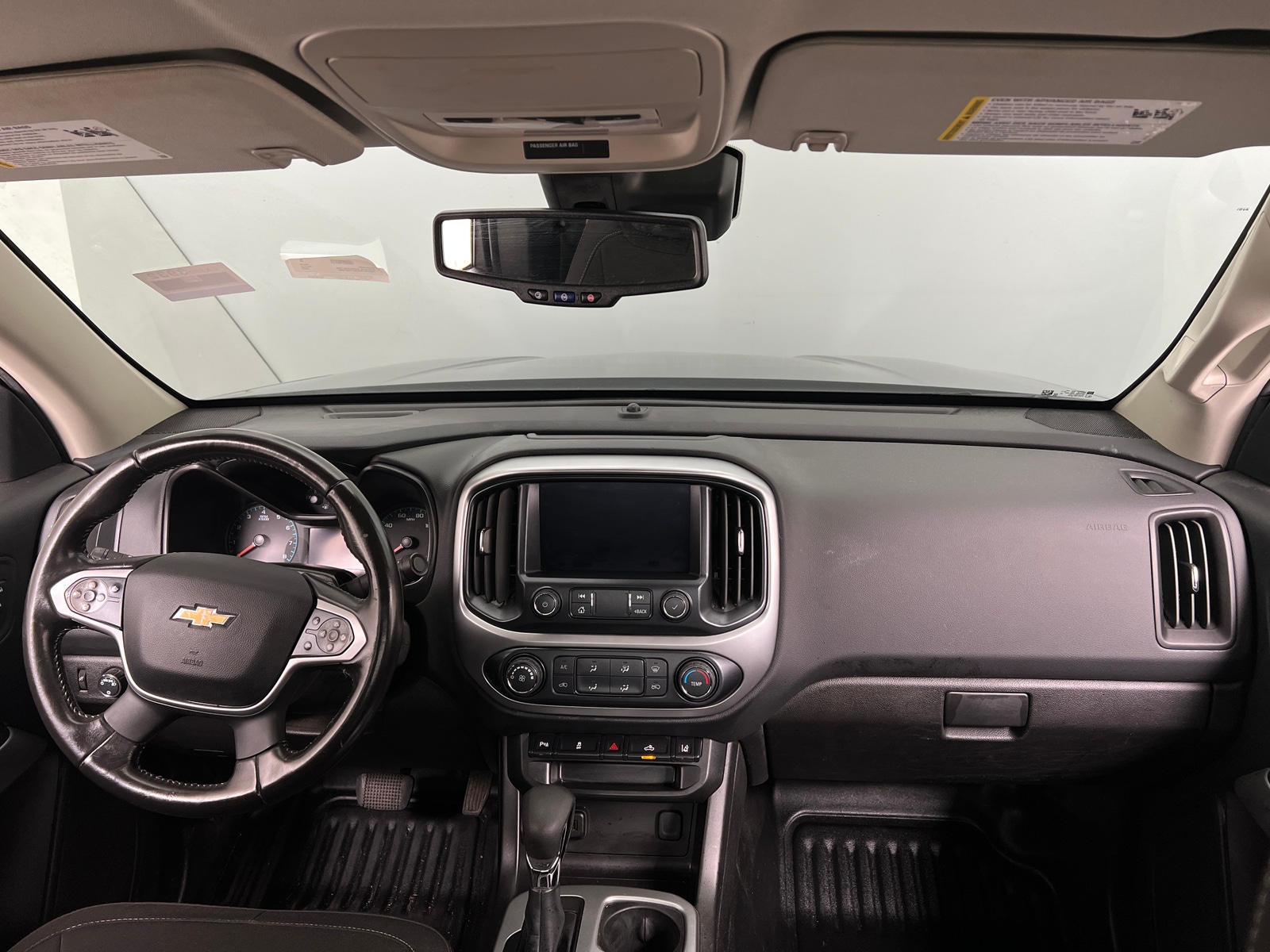 Thumbnail: 2022 Chevrolet Colorado - 3