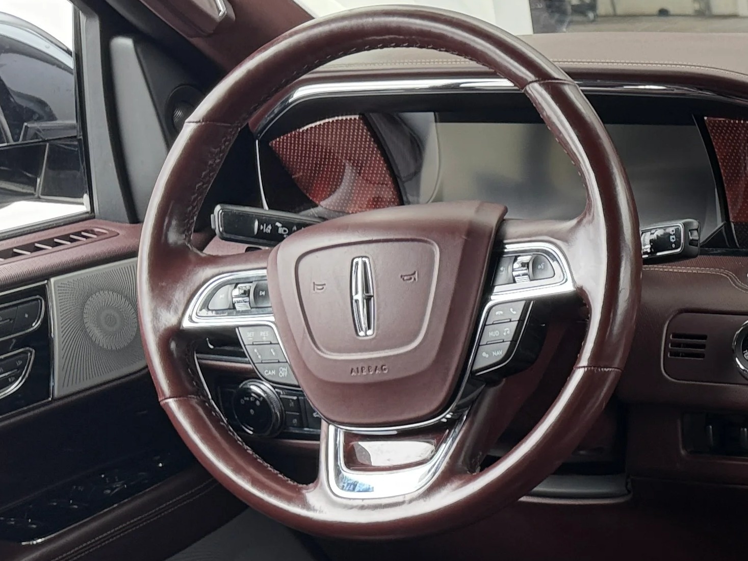 Thumbnail: 2020 Lincoln Navigator - 4