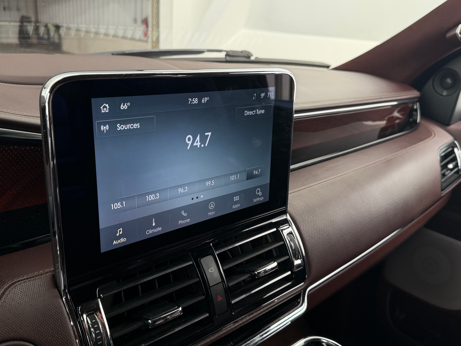 Thumbnail: 2020 Lincoln Navigator - 3