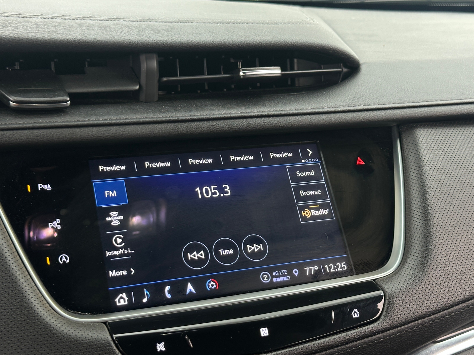 Thumbnail: 2021 Cadillac XT5 - 3