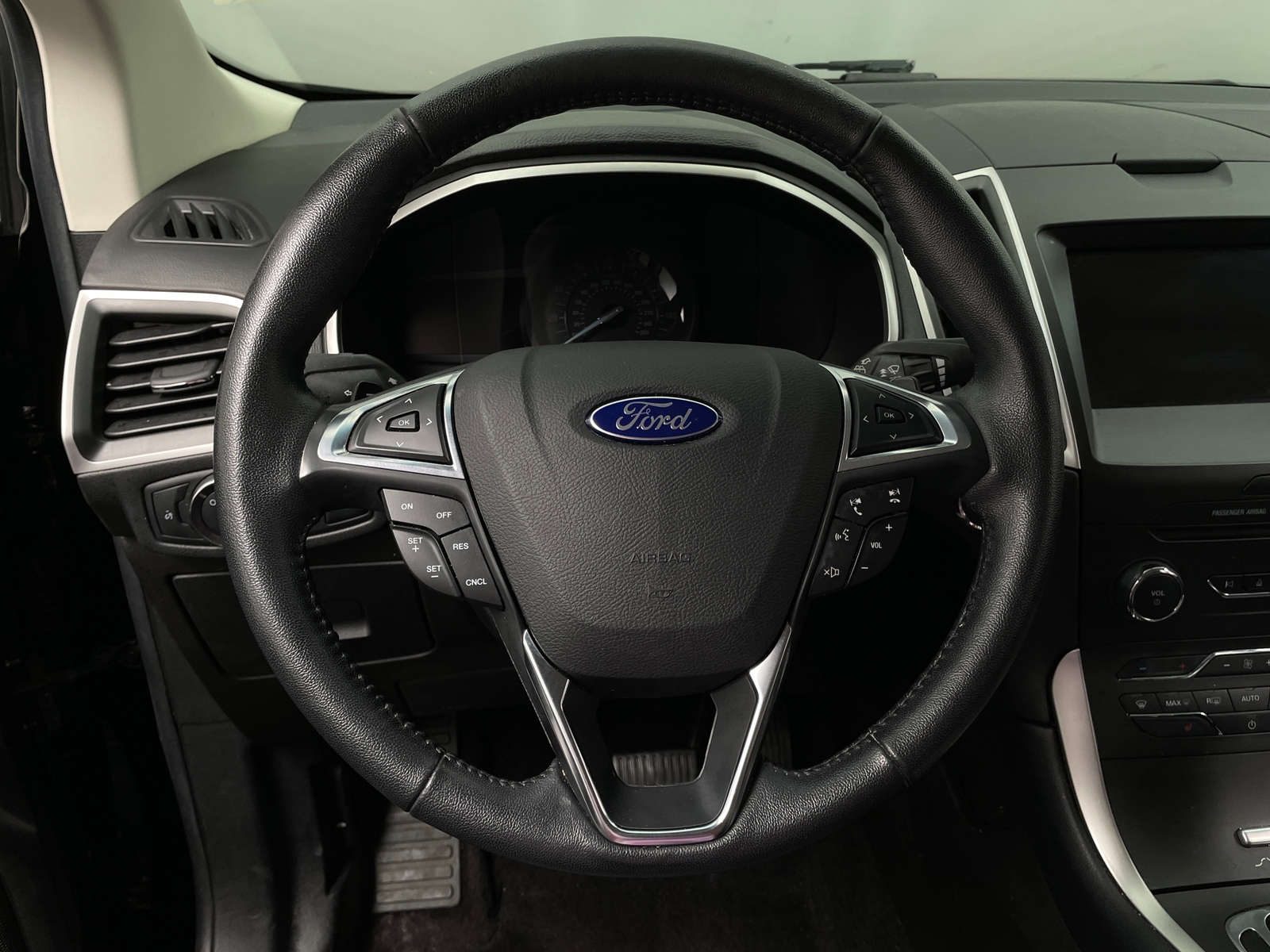 Thumbnail: 2017 Ford Edge - 4